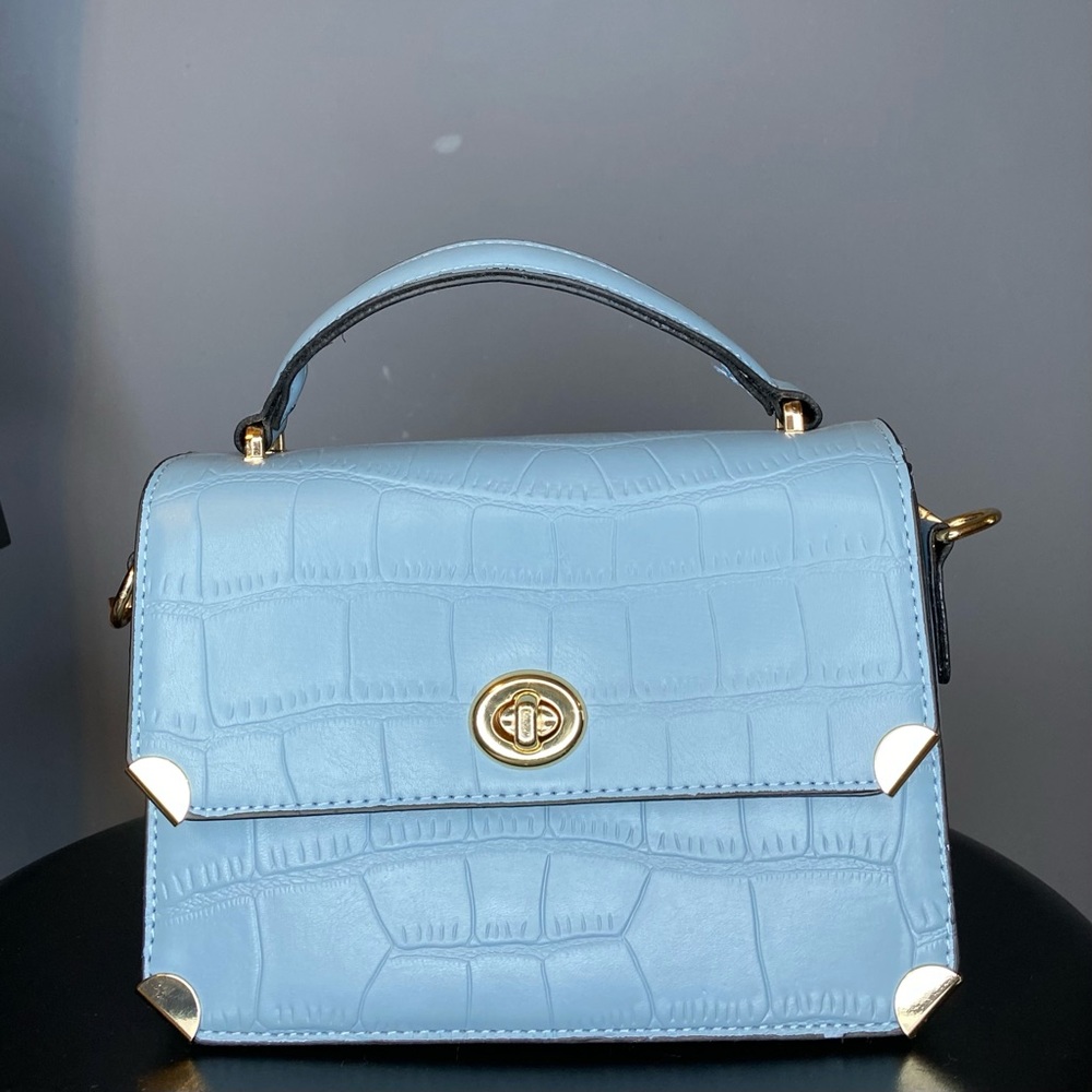 2-in-1 Blue Detachable Cross-Body Purse with Gold Chain/details | Red Interior